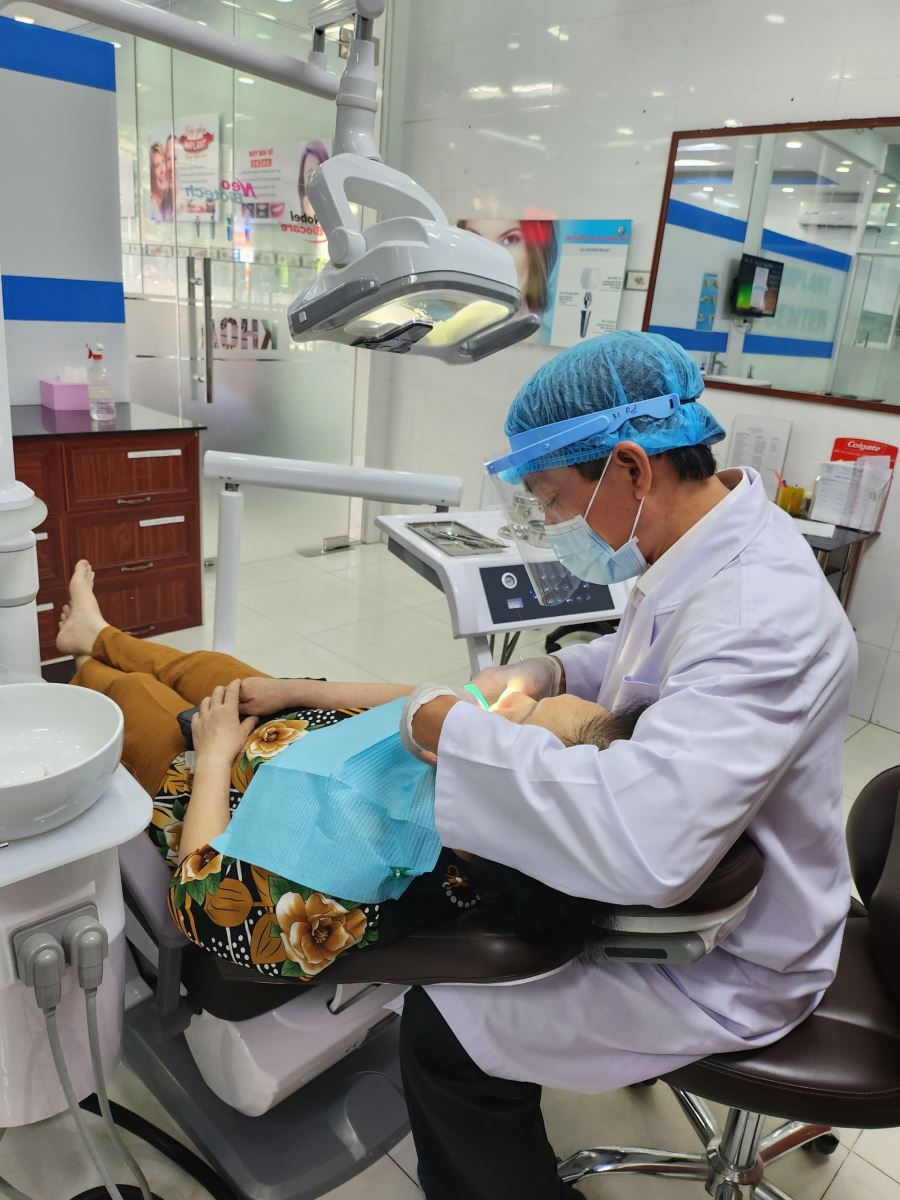 Trang thiết bị nha khoa Hoàng Hoa Thám